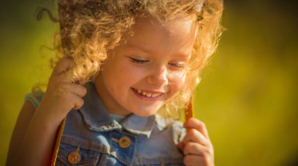 Ce fac părinții care cresc copii cu o minte puternică? Expert parenting: „Am analizat sute de relații. Iată cele 7 lucruri pe care le evită!”