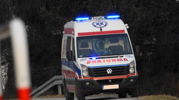 Fetiță de 6 ani rănită la Palatul Copiilor, după ce o placă de faianță i-a căzut în cap