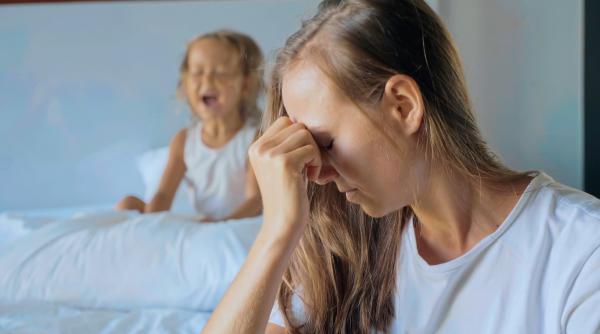 Cinci afirmații pe care le poți spune copilului tău atunci când te simți copleșit ca părinte, conform unui psiholog: „Nu trebuie să fii la maximum tot timpul. Ai dreptul să iei pauze, să ceri calm”