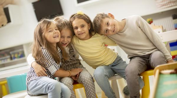 „Copilul care mușcă NU e un copil rău”. Lecția unei educatoare despre emoțiile celor mici