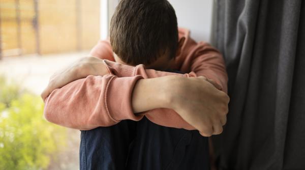 Cum te influențează părinții critici în relațiile tale de adult