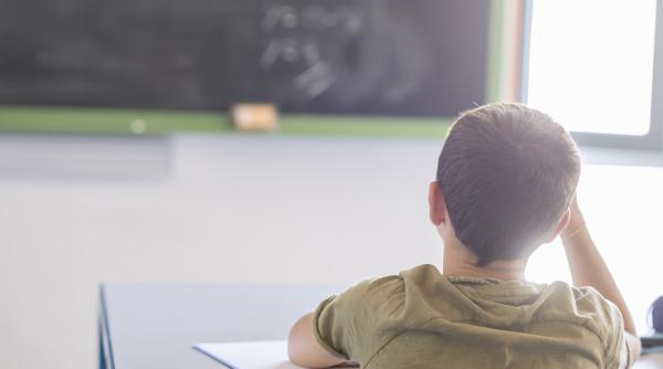 Prof. Claudia Chiru, despre realitatea copiilor cu CES: „Asta trebuie să schimbăm noi toți!” Cum școala și părinții trebuie să renunțe la etichete și să ofere empatie și sprijin concret / VIDEO