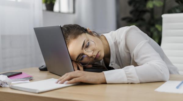 De ce generația Z este considerată „leneșă” la muncă. Profesor universitar: „Are motive reale să fie demotivată la job”