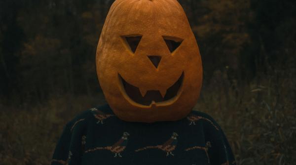 Caz șocant în Ilfov: adolescent de 13 ani a atacat un bărbat, după ce a fost alungat de Halloween