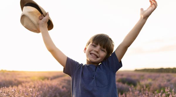 Cum se formează o imagine pozitivă de sine la copii, potrivit psihologilor