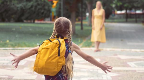 Trei tipuri de abilități sociale pe care copiii nu le învață în școală, dar contează mult în viață