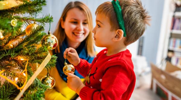 Ce înseamnă, din punct de vedere psihologic, când oamenii își decorează casele mai devreme de Crăciun
