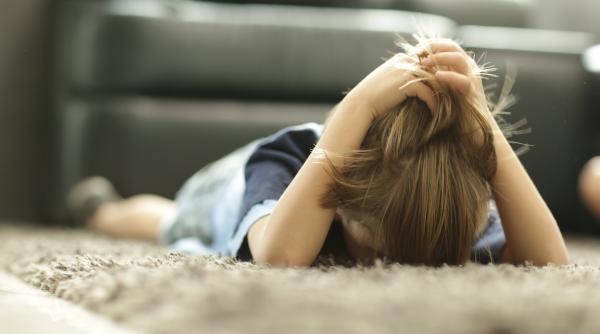 „Generația care pare că nu mai vrea să muncească” e, de fapt, generația crescută de mame perfecționiste. Daniela Gavankar atrage atenția: „Copilul pur și simplu nu mai are timp” / VIDEO