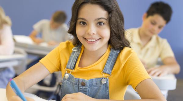 Secretele copiilor care reușesc fără să fie cei mai buni la teste! Poveștile reale ale unor oameni celebri care au schimbat domenii întregi fără să exceleze la școală