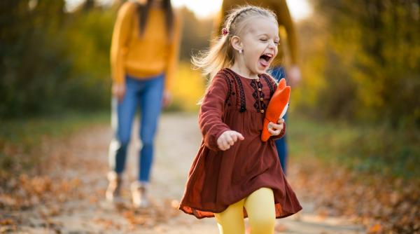 Opt abilități importante, ignorate de mulți părinți, care îi ajută pe copii să devină mai încrezători și mai rezilienți. Experții în parenting spun pe ce să te axezi