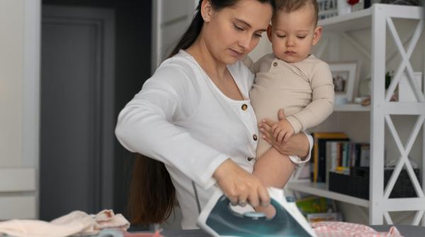 Trebuie să calci hainele bebelușului ca să le dezinfectezi? Ce arată un studiu