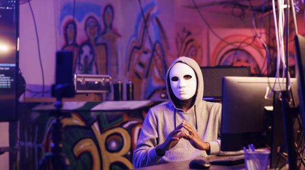 764: Gruparea online periculoasă care exploatează copiii din întreaga lume. Mamă: „L-au atacat, amenințat, terorizat, mi-au distrus copilul!”