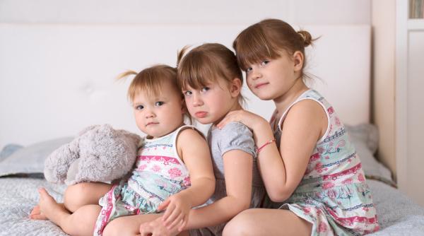  De ce unele familii au doar băieți sau fete? Care sunt explicațiile