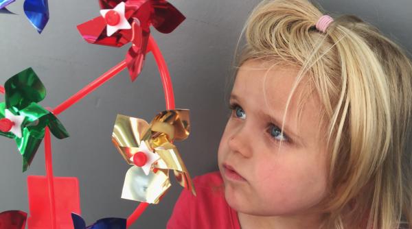 Ce e „eritemul megaleritem” și cum afectează copiii? Medic pediatru: „Mai e cunoscut ca a cincea boală sau sindromul copilului pălmuit”