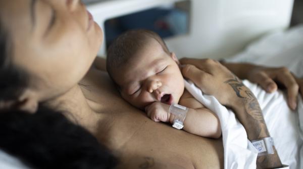 Cele mai populare melodii pe care femeile le ascultă în timpul travaliului și al nașterii