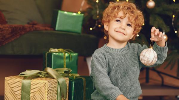 Cum să eviți gelozia dintre copii de Crăciun. Sfaturi prețioase pentru părinți 
