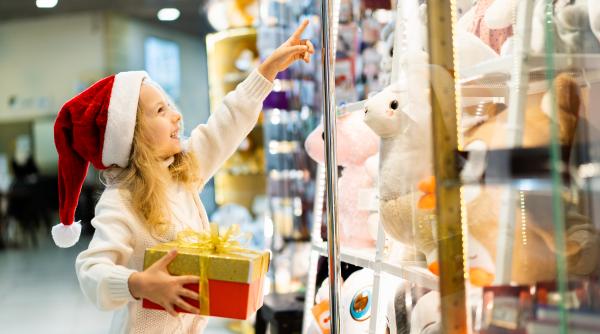 „Ce să NU cumpărați copiilor de Crăciun și în aceste zile”, potrivit expertei în parenting Urania Cremene. Lista de cadouri interzise 