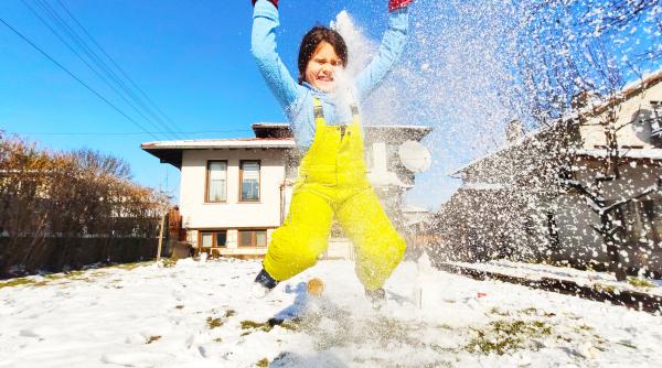 Elevii au intrat în vacanţa de iarnă. Când se reiau cursurile 