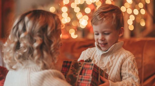 Tehnica celor 5 cadouri de Crăciun a acestui psiholog devine virală  / VIDEO