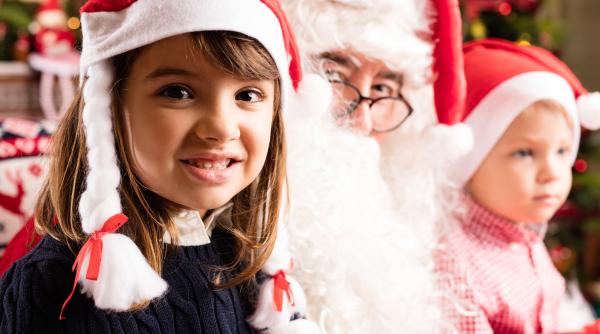Psiholog, despre „secretul” Crăciunului: „Dacă copilul întreabă direct, e un semn că este pregătit să învețe mai multe și cel mai bine este să învețe de la părinți”