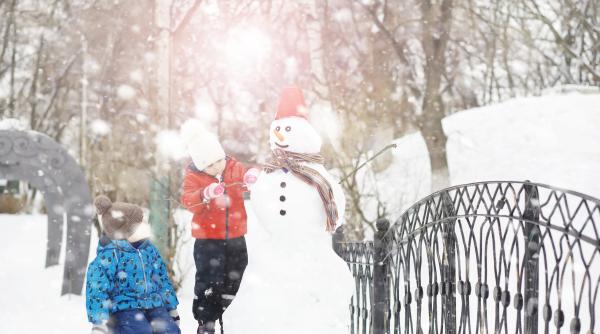 Ce însemna Crăciunul cu zăpadă pentru români? Ce spuneau bătrânii despre belșug și când ninsoarea era privită cu teamă