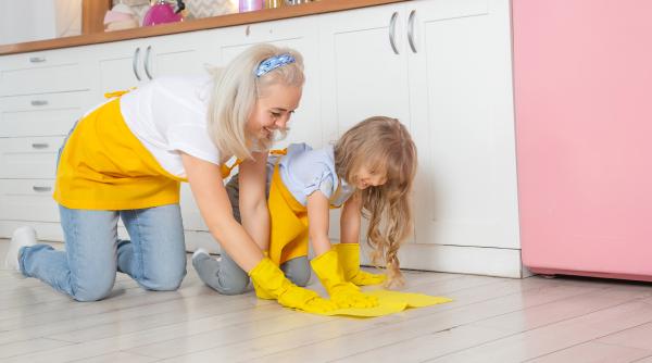 Treburile casnice pe care generația Baby Boomer era obligată să le facă în copilărie, dar pe care copiii din ziua de azi le ignoră