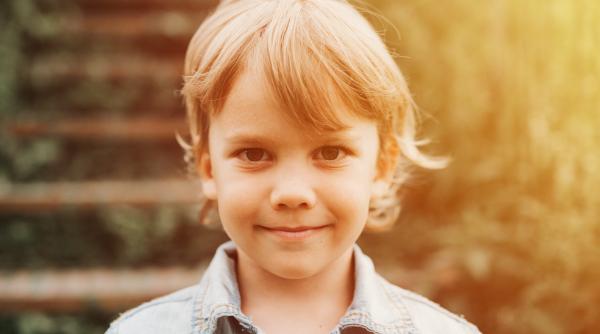 Băieții care se simt în siguranță și iubiți sunt, de obicei, crescuți de părinți care fac aceste 7 lucruri