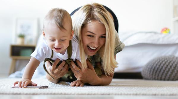 Studiu: Părinții care fac acest lucru în primele 1001 zile din viața copilului se bucură mult mai mult de rolul de mamă sau de tată