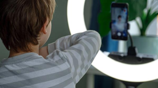 Mama care dă în judecată TikTok, după moartea copilului ei, transmite un avertisment pentru părinți