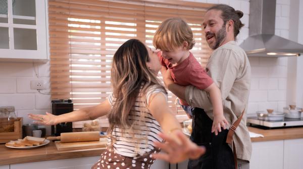 Greșeala care face ca părinții cu metode diferite să ajungă la „resentimente și frustrare”, conform unui expert în dezvoltarea copiilor