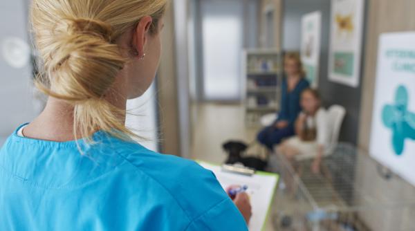 „Şcoala din spital”. Ministerul Educaţiei caută profesori pentru acest program