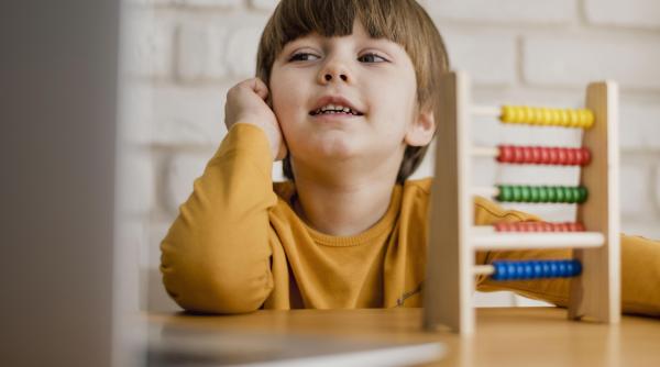 Cum atitudinea copiilor față de matematică le poate modela succesul la școală, conform unui studiu pe elevii din clasele primare