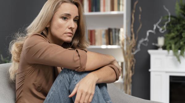 Trăim cele mai prospere timpuri, dar sănătatea emoțională este tot mai șubredă