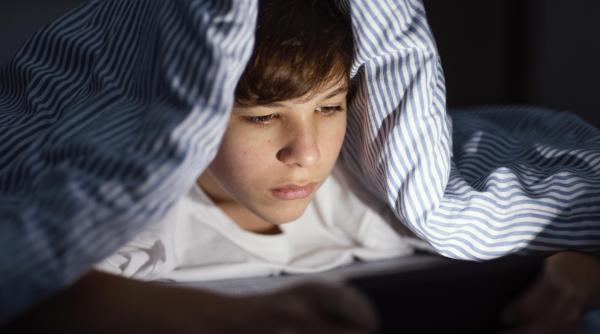 Radu Leca, despre accesarea pornografiei de către adolescenți: „Când părintele tace, copilul înțelege că subiectul aduce pericol”