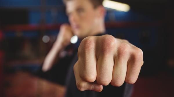 Semnele subtile ale violenței la copii pe care le ignorăm