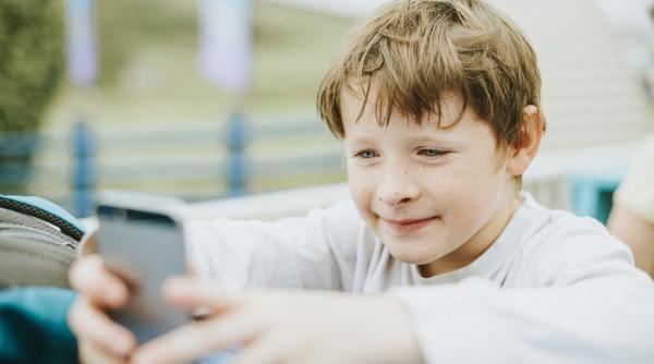 Încă o țară europeană vrea să limiteze accesul minorilor sub 15 ani la rețelele de socializare: „Ne pasă de copiii noștri!”