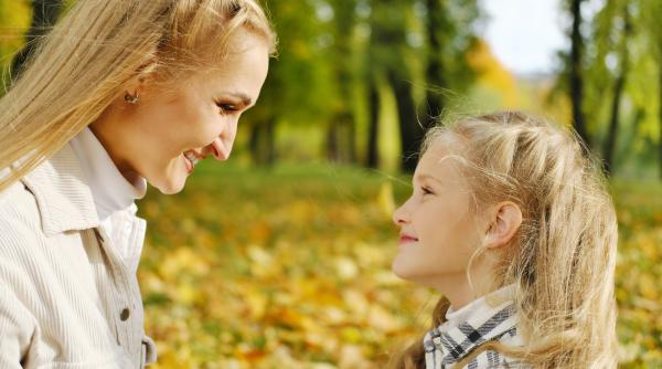 Expresia din patru cuvinte pe care orice părinte ar trebui să o repete pentru a câștiga încrederea copiilor săi