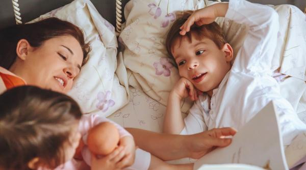 „Cei mai fericiți copii au părinți care fac șase lucruri cu ei în fiecare seară”, spune o expertă și cercetătoare în parenting