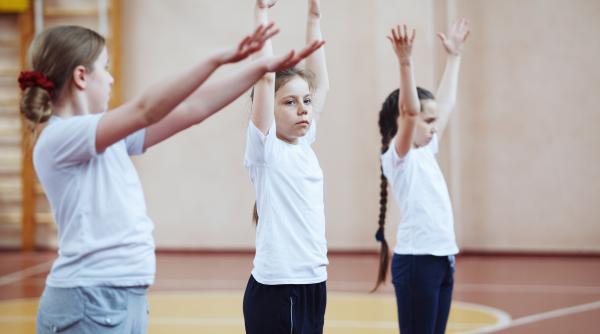 „Introduceți urgent sportul la evaluarea națională și BAC!” Daniel Funeriu avertizează că elevii nu mai pot alerga nici 3 minute