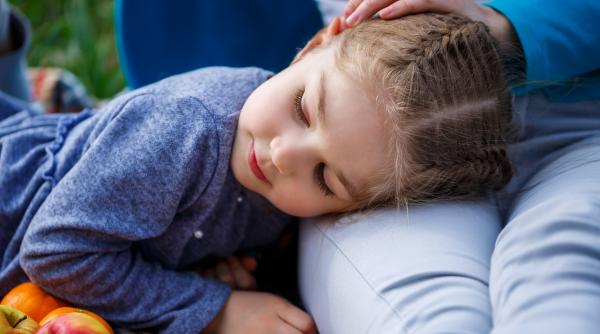 Un medic neurolog pediatru avertizează: „Lipsa somnului, infecțiile și febra pot declanșa crize epileptice la copii. 8-9 ani, vârful”