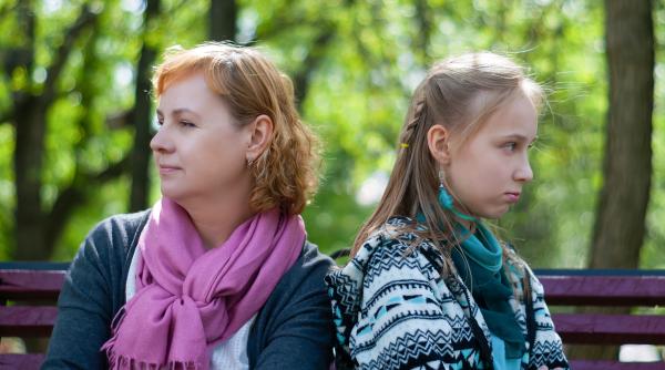 Critica și sarcasmul. Radu Leca spune cum erodează relația părinte - adolescent și de ce problema nu se observă la timp