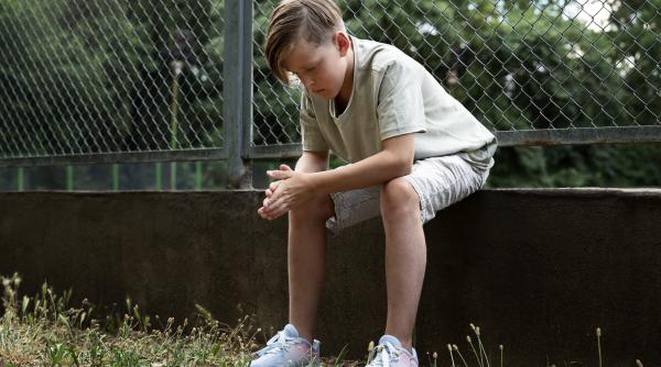 Cum recunoști depresia mascată la adolescenți? Radu Leca: Iritabilitate, cinism, retragere