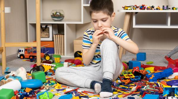 Generația suprastimulată. Problemele de concentrare ale copiilor au devenit o veritabilă epidemie. Oana Moraru arată de ce