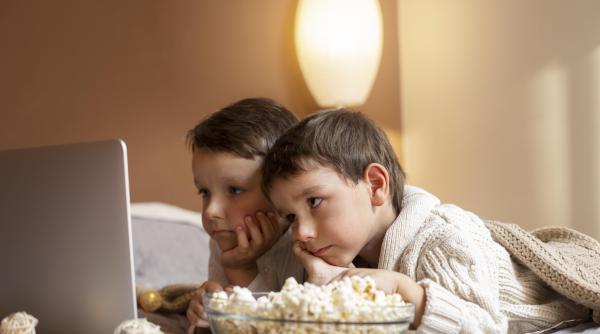 6 filme și seriale care ne schimbă perspectiva asupra autismului și stereotipurilor sale