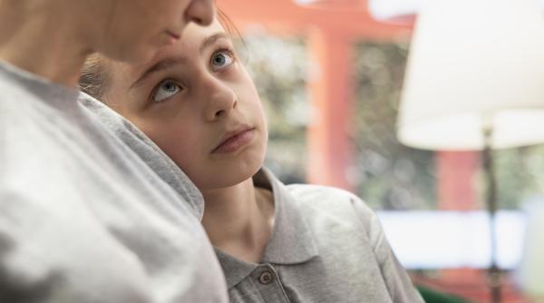 Când te simți respins ca părinte, cum rămâi conectat? Radu Leca: Adolescentul spune „lasă-mă”, iar părintele traduce „nu mai contezi”