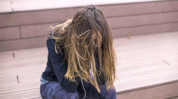 „Nimeni nu mă vrea!” Psihologul Iuliana Vlădulescu spune povestea unei fete de 18 ani care încă speră