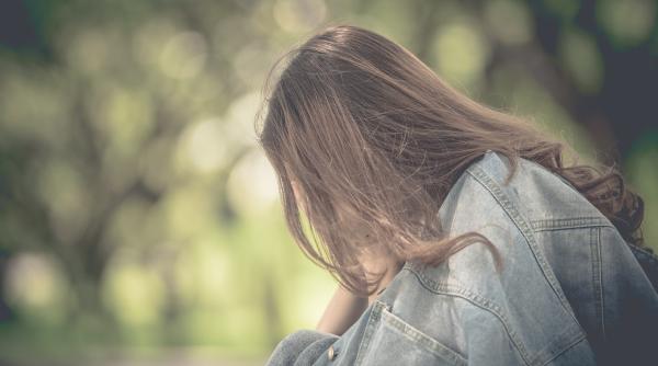 Autovătămarea. Psihologul Iuliana Vlădulescu spune ce trebuie să știe părinții și cum pot reacționa când descoperă acest comportament