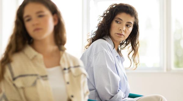 Stresul părintelui: Când atenția pare că trebuie să stea mereu pe copil. Leca: „Scenariile catastrofice transmit tensiunea”