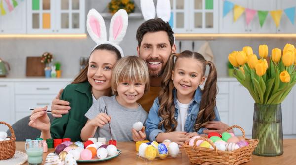 Paște 2026: când începe vacanța elevilor și cât durează