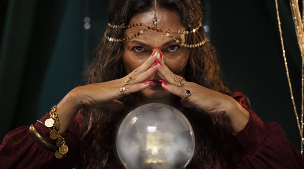 Un minor de 16 ani și-a ucis prietenul, apoi a mers la o ghicitoare să afle dacă va fi arestat